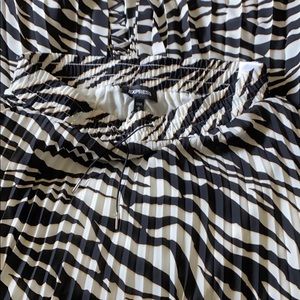 Zebra print high waisted pleated skirt